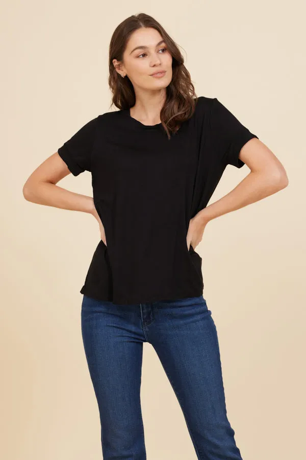 Soft Touch Short Sleeve Pleat Back Crewneck in Noir