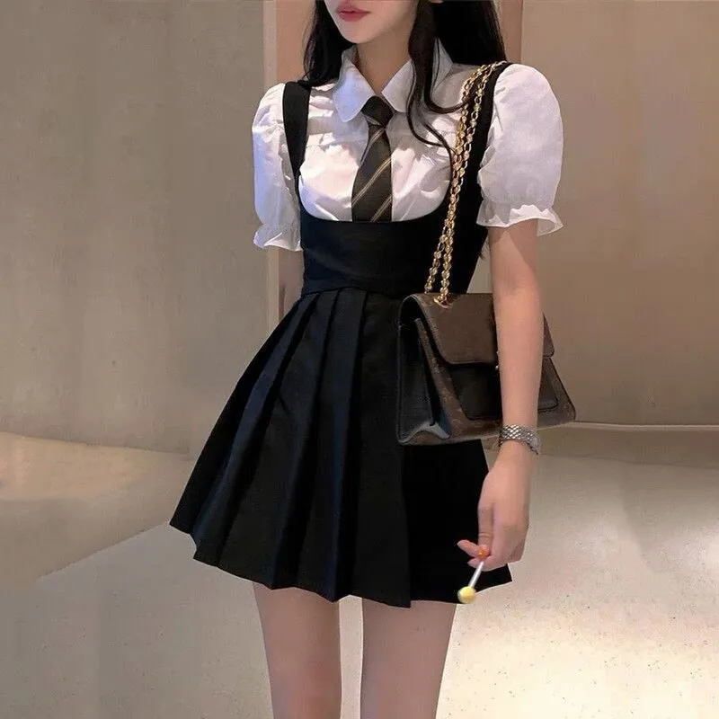 Two-Piece-Set:  Puff-Sleeved Blouse with Tie   Mini Pleated Dress